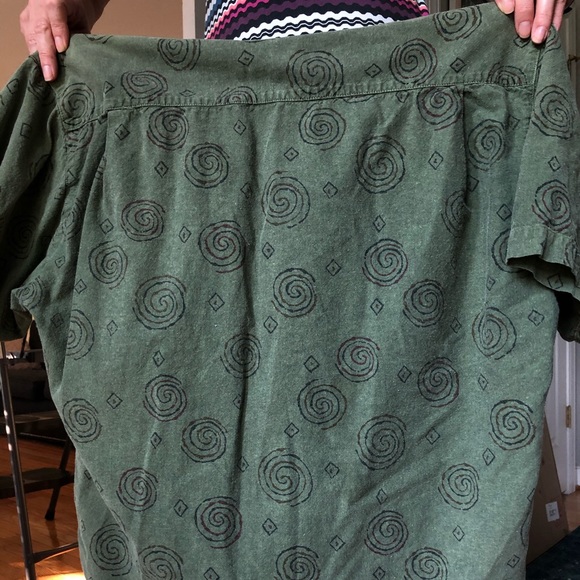 GUESS BRAND button down - Picture 6 of 7